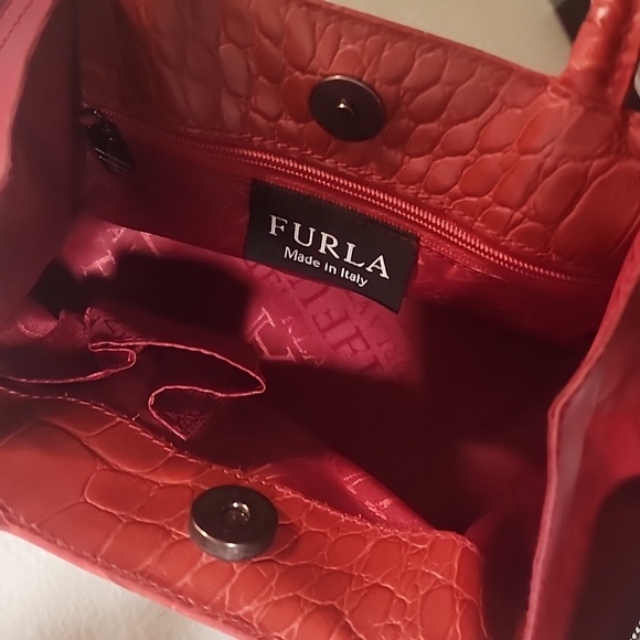 EUC Furla - Picture 5 of 5